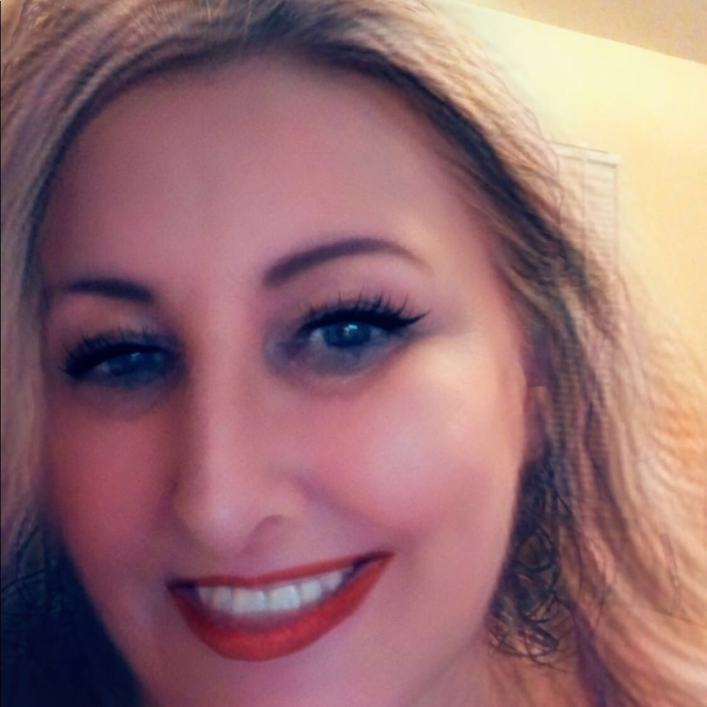 Meet your Posher, Loretta